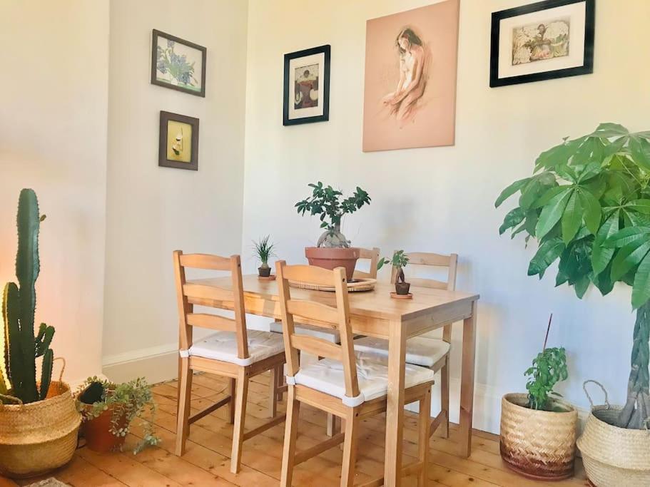 Cosy 2 Bedroom Flat In Edimburgo Esterno foto